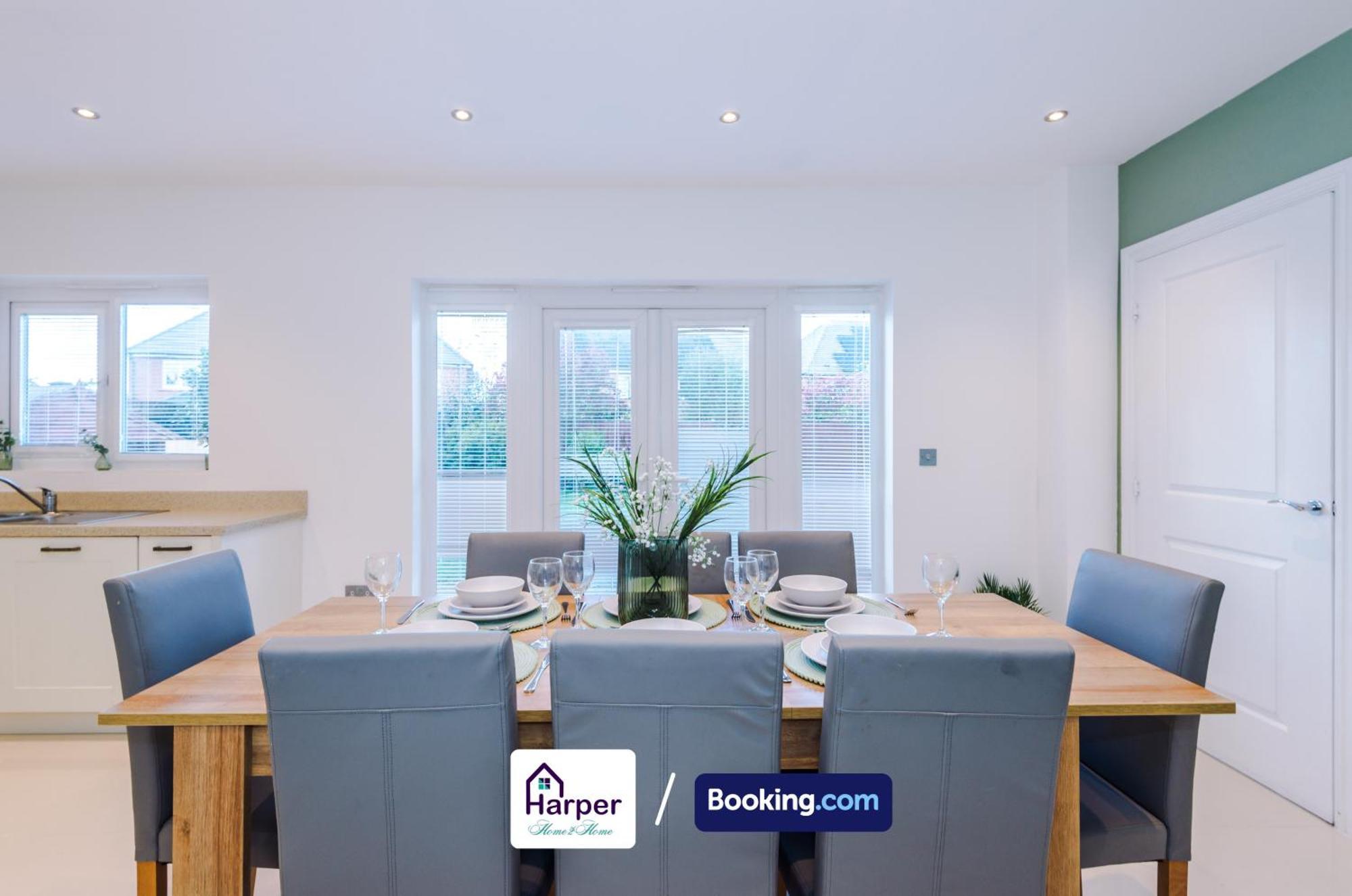 4 Bedroom By Harperletting Short Lets & Serviced Accommodation Chester With Detached Games Room Drive Long Or Short Stays Christleton Zewnętrze zdjęcie
