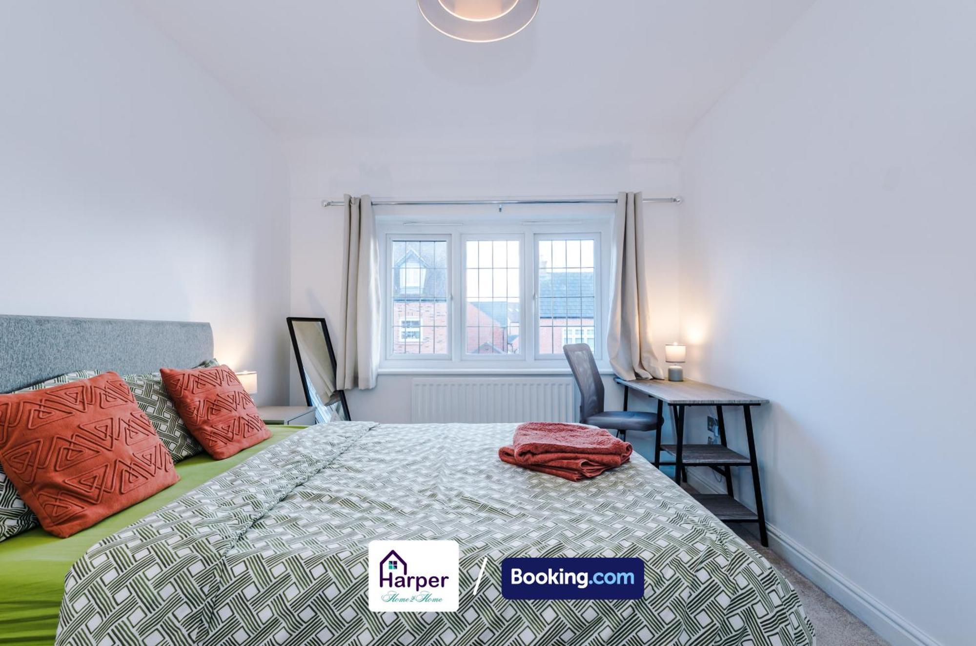4 Bedroom By Harperletting Short Lets & Serviced Accommodation Chester With Detached Games Room Drive Long Or Short Stays Christleton Zewnętrze zdjęcie