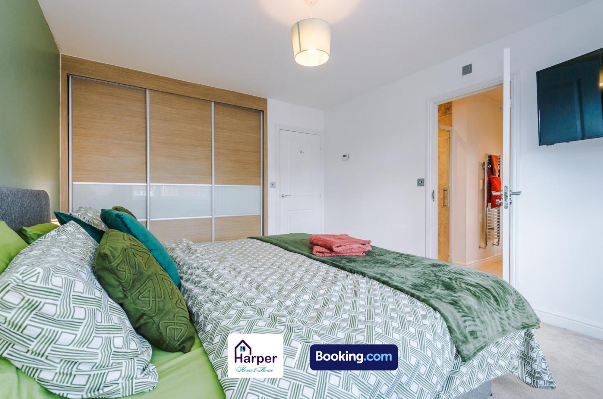4 Bedroom By Harperletting Short Lets & Serviced Accommodation Chester With Detached Games Room Drive Long Or Short Stays Christleton Zewnętrze zdjęcie
