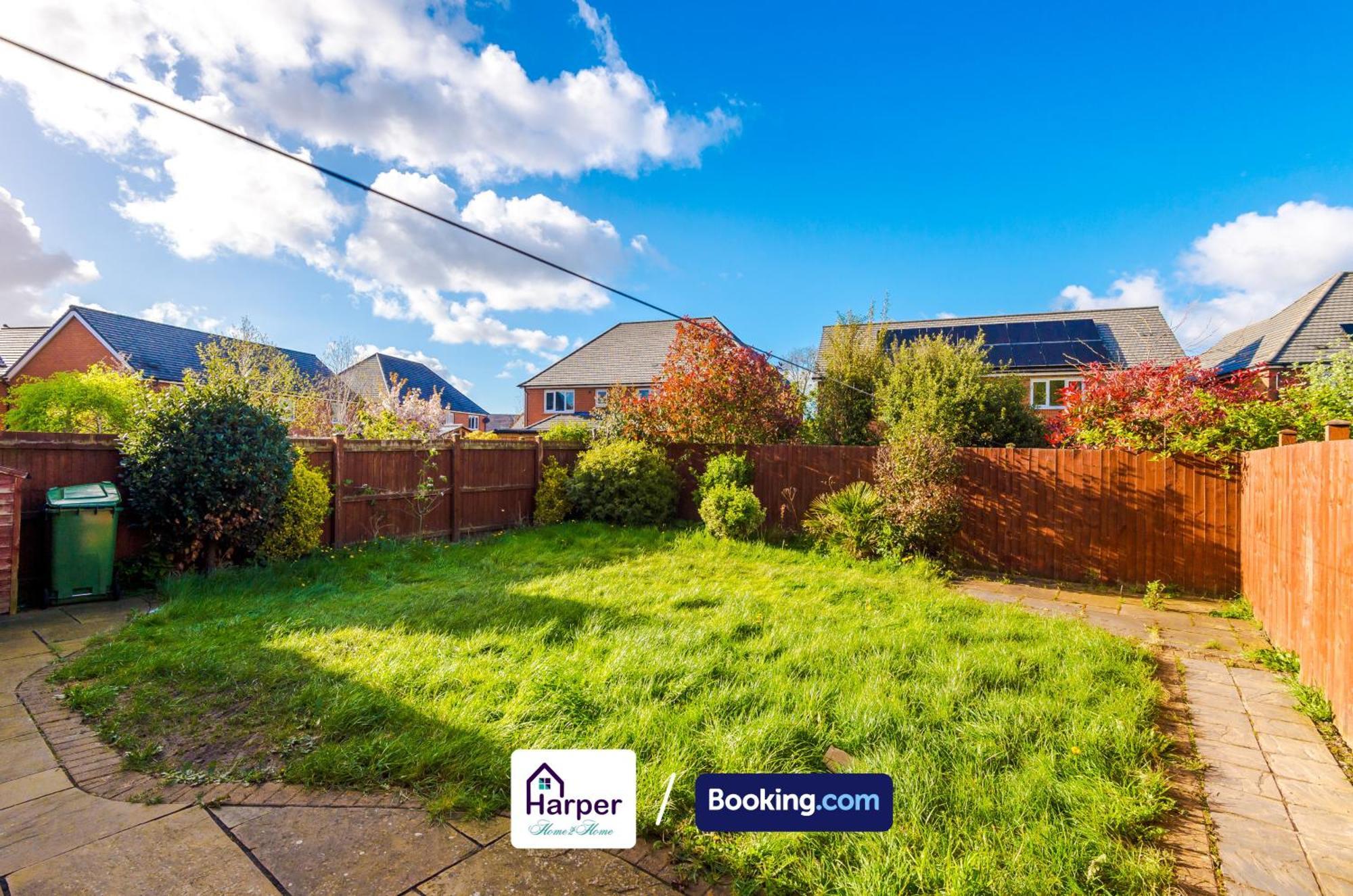 4 Bedroom By Harperletting Short Lets & Serviced Accommodation Chester With Detached Games Room Drive Long Or Short Stays Christleton Zewnętrze zdjęcie